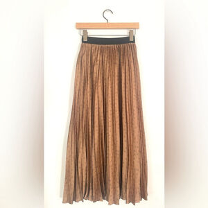 epik Elegant Brown Pleated Skirt lettering print